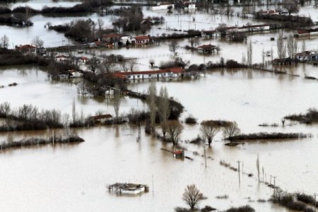 Muğla'da evleri ve tarım arazilerini su bastı