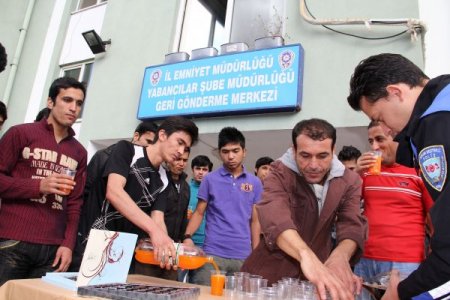 Muğla'da kaçaklarla bayramlaşma töreni