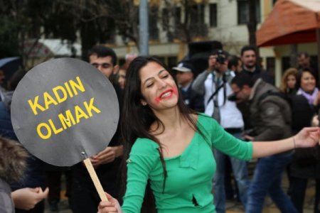 Muğla'da kadına şiddet dansla protesto edildi