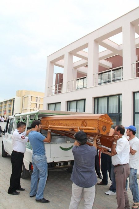 Muğla'da Yurt Müdürü, Yardımcısını Silahla Öldürdükten Sonra İntihar Etti