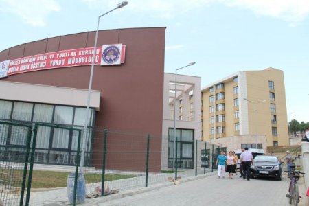 Muğla'da Yurt Müdürü, Yardımcısını Silahla Öldürdükten Sonra İntihar Etti