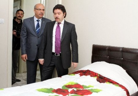 Muğla’da yurttaki kimsesiz çocuklar sevgi evlerine taşınıyor