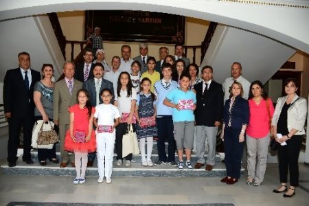 Muğla’daki kitap okuma yarışmasınına ödülleri verildi