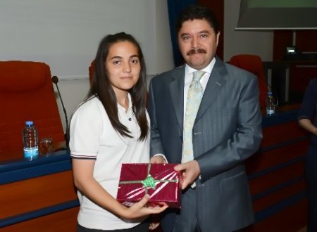 Muğla’daki kitap okuma yarışmasınına ödülleri verildi