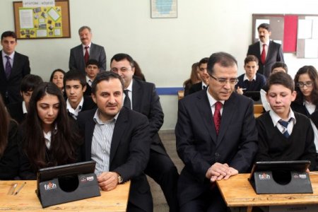 Muğla’daki okullarda tablet bilgisayar dağıtımına başlandı