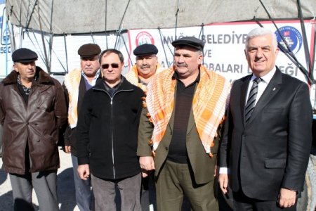 Muğlalılar Suriye'den kaçan Yörük Türkmenlerine yardım gönderdi