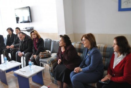 Muhammed, polis eşlerinin aldığı tekerlekli sandalye artık sokağa çıkabilecek