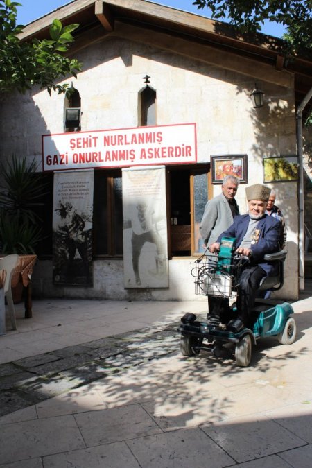 Muharip Gaziler Derneği, iki üyesine akülü sandalye aldı