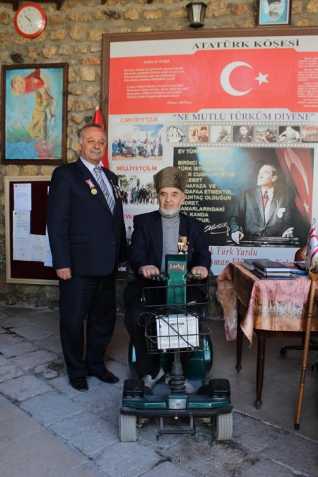 Muharip Gaziler Derneği, iki üyesine akülü sandalye aldı