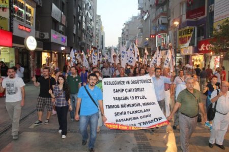 Mühendis ve mimarlardan meşaleli yürüyüş