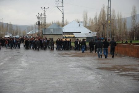 Mühimmat Patlaması Sonucu Ölen Baran Toprağa Verildi