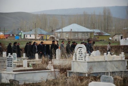 Mühimmat Patlaması Sonucu Ölen Baran Toprağa Verildi