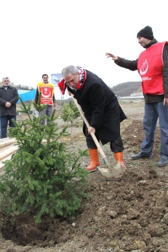Muhsin Yazıcıoğlu Hatıra Ormanı'na fidan diktiler