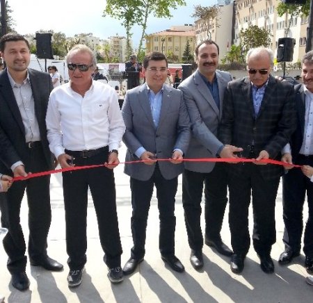 Muhtaç öğrenciler yararına açılan kermese yoğun ilgi