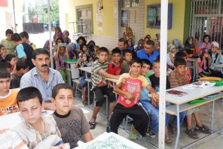 Muhtardan Kur’an Kursu Öğrencilerine Dondurma