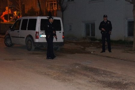 Muhtarlık binasına bomba attılar