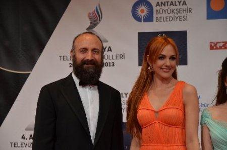 ‘Muhteşem Yüzyıl’ en iyi dram, ‘Karadayı’ en iyi yeni sezon dram dizisi seçildi