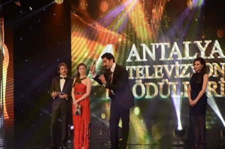 ‘Muhteşem Yüzyıl’ en iyi dram, ‘Karadayı’ en iyi yeni sezon dram dizisi seçildi