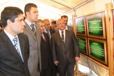 Mukaddes Emanetler Fotoğraf Sergisi Çadırda Açıldı