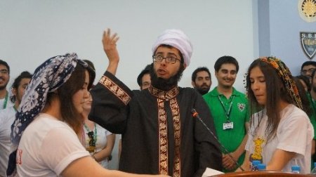 Mülkiyelilerin İnek Bayramı'nda ‘imamlı’, 'milli içki'li temsil