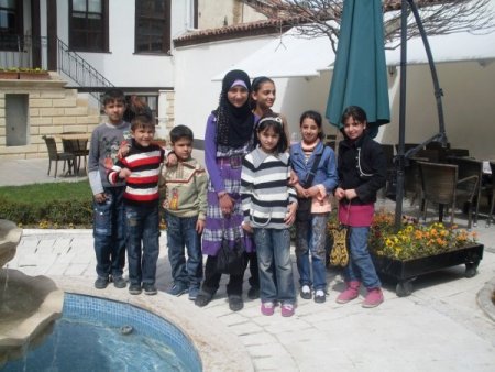Mülteci Çocukların Çevre İle İletişimini Güçlendirmek İçin Program Düzenlendi