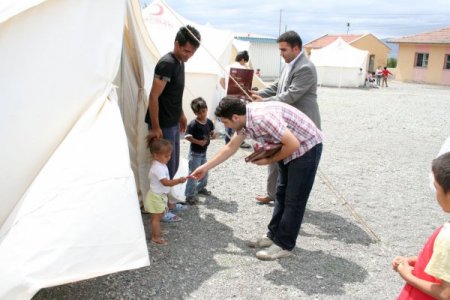 Mülteciler Bayramda Unutulmadı