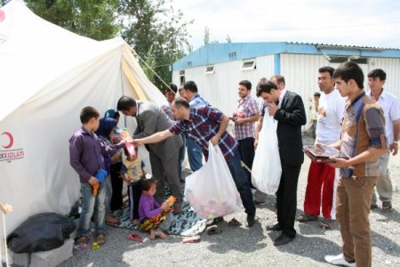 Mülteciler Bayramda Unutulmadı