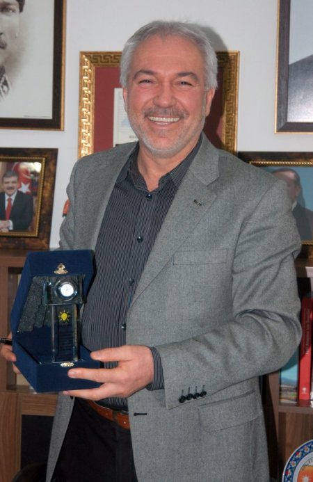 Mültecileri mercek altına alan AK Parti Kütahya İl Başkanlığı'na özel ödül