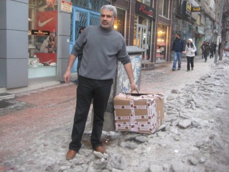 Mumcu Esnafı Temizlikten Şikayetçi Oldu