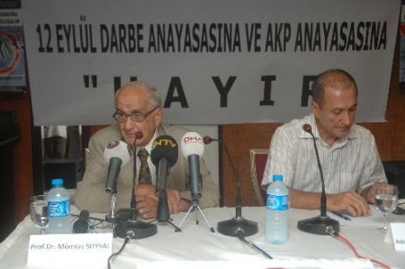 Mümtaz Soysal: Anayasa Değişikliği Ülkeyi Değiştirmeye Yönelik