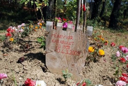 Münevver Karabulut'un Köyünde Sessizlik Hâkim