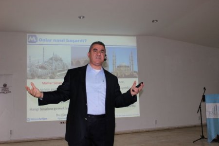 Münir Arıkan, KALİDER'in davet ettiği öğretmenlere konuştu