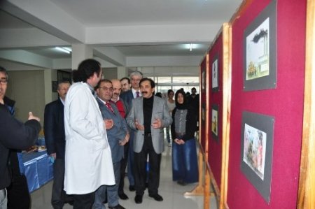 Murat İlhan Karikatür Sergisi, OMÜ’de açıldı