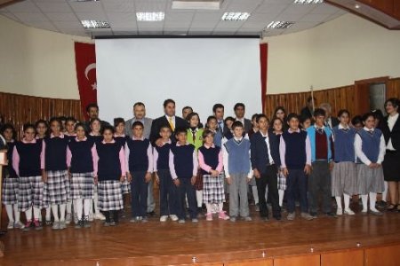 Murat Kız Yibo Öğrencileri, Türkü Ve Şiirlerle Ailelerini Eğlendirdi