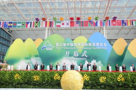 Muratpaşa, Çin’deki fuarda tanıtılıyor