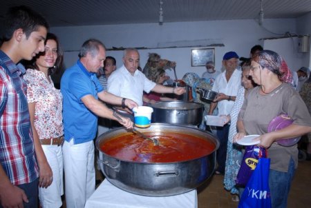 Muratpaşa Belediyesi Günde 22 Bin Kişiye Sıcak Yemek Veriyor