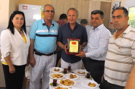 Muratpaşa ilçesinde yenilenen taksi duraklarından esnaf memnun