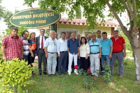 Muratpaşa ilçesinde yenilenen taksi duraklarından esnaf memnun