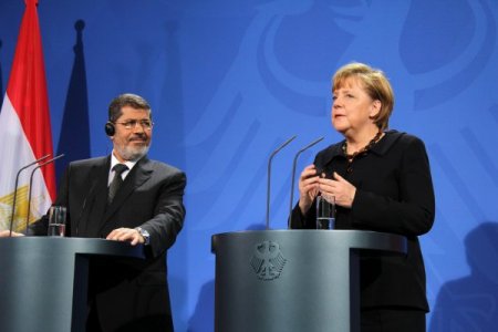 Mursi: Mısır siviller tarafından yönetilen bir hukuk devleti olacak