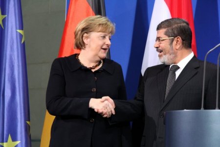 Mursi: Mısır siviller tarafından yönetilen bir hukuk devleti olacak