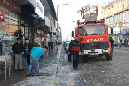 Muş Belediyesi ‘buz Timi’ Kurdu