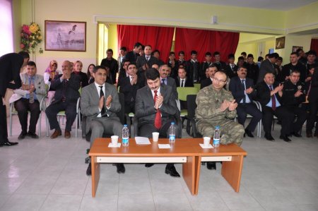 Muş Korkutlu öğrenciler Mehmet Akif'i andı