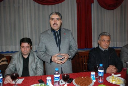 Muş Valisi Çınar, İşadamları İle Çiğ Köfte Partisinde Biraraya Geldi