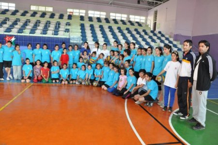 Muşlu kızlar voleybola gönül verdi