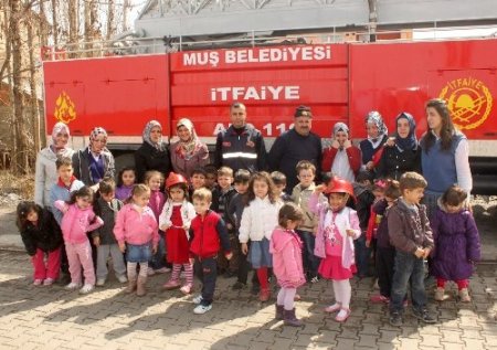 Muşlu miniklerden itfaiye ziyareti