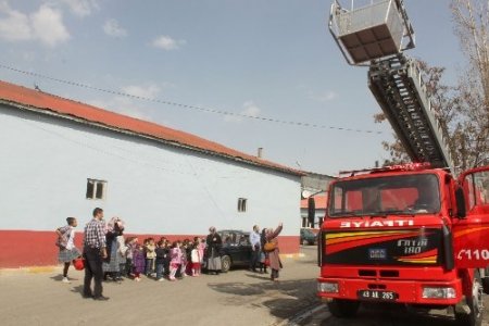 Muşlu miniklerden itfaiye ziyareti