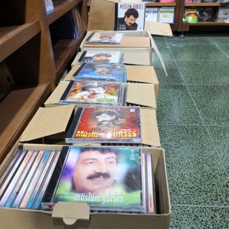 Müslüm Gürses'in eski albümleri yok satıyor