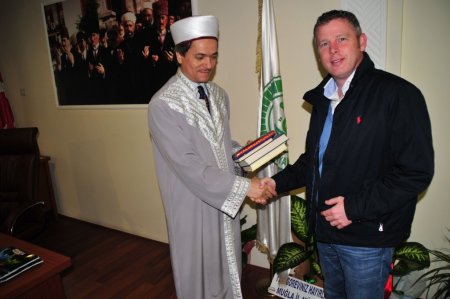 Müslüman olan İngiliz kadın gözyaşlarını tutamadı