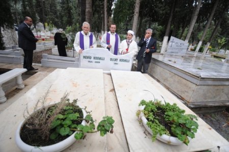 Müslüman ve Hıristiyan din adamları birlikte dua etti