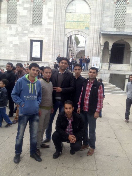 Müslümanlar, Bayram namazında camileri doldurdu